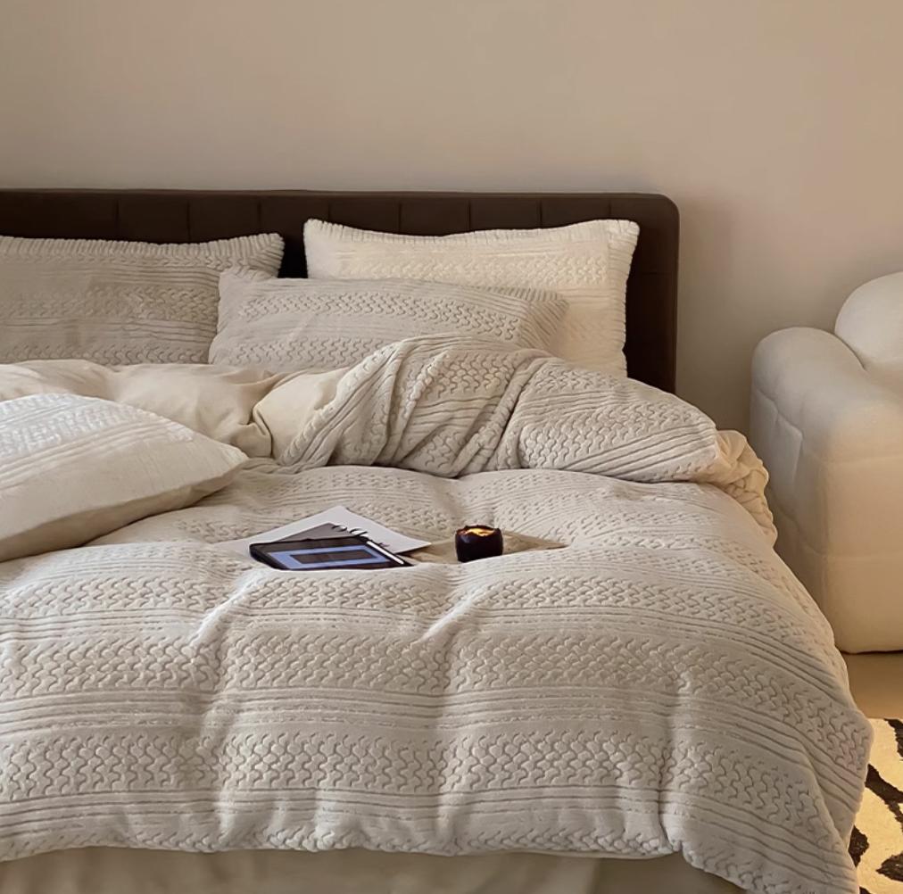 Autumn and Winter Maillard Style Milk Velvet FourPiece Set Cover Winter Bedding women and man